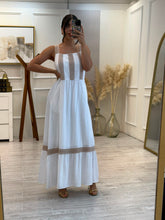 Cargar imagen en el visor de la galería, GEORGINA - Maxi vestido blanco con khaki