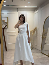 Cargar imagen en el visor de la galería, SAFFRON - Maxi vestido blanco asimetrico