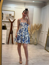 Cargar imagen en el visor de la galería, LAURENCE - Vestido corto tirantes estampado