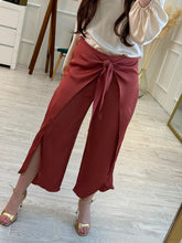 Cargar imagen en el visor de la galería, AIKO - Pantalón ocre.