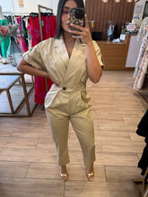 Cargar imagen en el visor de la galería, DONATELLA - Palazzo beige manga corta