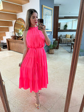Cargar imagen en el visor de la galería, BEA - Maxi vestido rosa neon