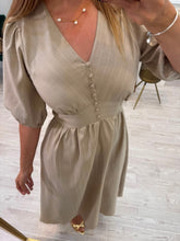 Cargar imagen en el visor de la galería, NEREA - Maxi vestido arena