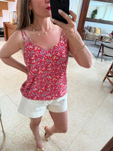 Cargar imagen en el visor de la galería, KENNA - Blusa tirantes roja estampada