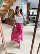 Cargar imagen en el visor de la galería, ARIADNE - Falda fucsia estampada