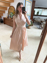 Cargar imagen en el visor de la galería, DOMELIPA - Maxi vestido nude cierre