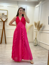 Cargar imagen en el visor de la galería, ROSALIA - Maxi vestido fucsia plisado