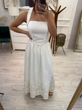Cargar imagen en el visor de la galería, MARIPAZ - Maxi vestido blanco