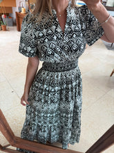 Cargar imagen en el visor de la galería, ABRIL - Maxi vestido estampado