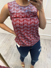 Cargar imagen en el visor de la galería, DARLA - Blusa roja estampada