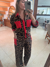 Cargar imagen en el visor de la galería, IVETTE - Set pantalón y blusa animal print