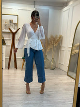 Cargar imagen en el visor de la galería, TABITHA - Blusa blanca manga larga