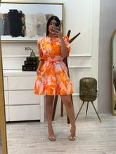 Cargar imagen en el visor de la galería, DANAE - Vestido corto estampado naranja