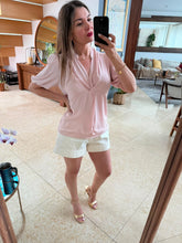 Cargar imagen en el visor de la galería, URSULA - Blusa rosa