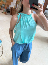Cargar imagen en el visor de la galería, HARUMI - Blusa aqua