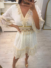 Cargar imagen en el visor de la galería, RIHANNA - Vestido corto hueso