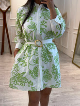 Cargar imagen en el visor de la galería, KRISTAL - Vestido corto blanco flores verdes