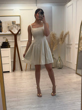 Cargar imagen en el visor de la galería, NERINA - Vestido corto avena