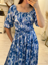 Cargar imagen en el visor de la galería, CORALINE - Maxi vestido estampado azul