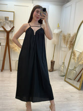 Cargar imagen en el visor de la galería, JESSICA - Maxi vestido negro tirantes