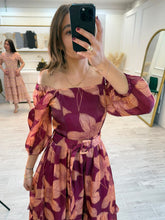 Cargar imagen en el visor de la galería, EVANTHE - Maxi vestido tinto estampado