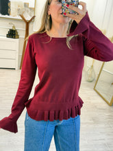 Cargar imagen en el visor de la galería, SVETLANA - Blusa granate manga larga