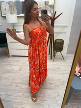 Cargar imagen en el visor de la galería, BRIGITTE - Maxi vestido naranja estampado