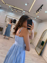 Cargar imagen en el visor de la galería, FENNA - Maxi vestido azul rayas