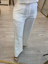 Cargar imagen en el visor de la galería, MANUELA - Set pantalon y blusa blanco