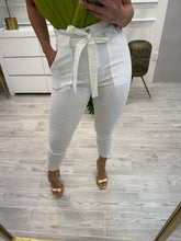 Cargar imagen en el visor de la galería, ELAISA - Pantalon blanco