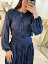 Cargar imagen en el visor de la galería, NADINE - Vestido azul marino manga larga