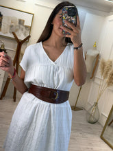 Cargar imagen en el visor de la galería, VENUSIA – Vestido blanco amplio escote en V