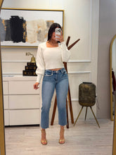 Cargar imagen en el visor de la galería, ALANA - Blusa blanca manga larga