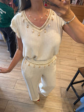 Cargar imagen en el visor de la galería, ROSETTA - Set blusa y pantalón beige