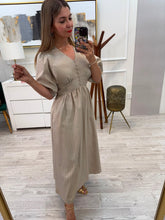 Cargar imagen en el visor de la galería, NEREA - Maxi vestido arena