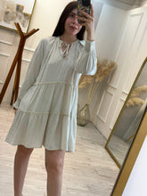 Cargar imagen en el visor de la galería, STELLA - Vestido corto avena