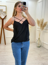Cargar imagen en el visor de la galería, FRANCA - Blusa negra