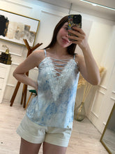 Cargar imagen en el visor de la galería, CARLY - Blusa azul claro tirantes