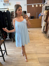 Cargar imagen en el visor de la galería, LUMAR - Vestido corto azul tirantes