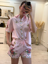 Cargar imagen en el visor de la galería, ELENIA - Set blusa y short baby pink