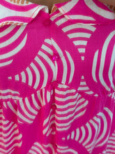 Cargar imagen en el visor de la galería, EVANY - Maxi vestido estampado fucsia