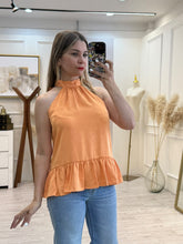 Cargar imagen en el visor de la galería, MONICA – Blusa naranja halter con olán