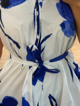Cargar imagen en el visor de la galería, TOMASA - Maxi vestido blanco con azul
