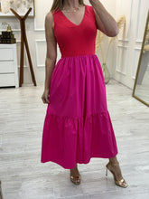 Cargar imagen en el visor de la galería, AVA - Maxi vestido fucsia con rojo