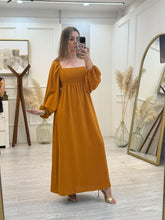 Cargar imagen en el visor de la galería, FIDELA - Maxi vestido mostaza