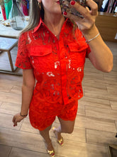 Cargar imagen en el visor de la galería, ARLENE - Set blusa y short rojo