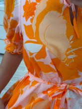 Cargar imagen en el visor de la galería, DANAE - Vestido corto estampado naranja