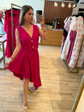 Cargar imagen en el visor de la galería, MILEY - Set chaleco y falda fucsia
