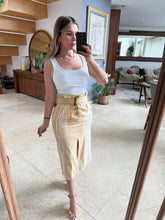 Cargar imagen en el visor de la galería, ANAHI - Falda beige con rayas