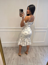 Cargar imagen en el visor de la galería, NADIA - Vestido midi blanco tirantes floral